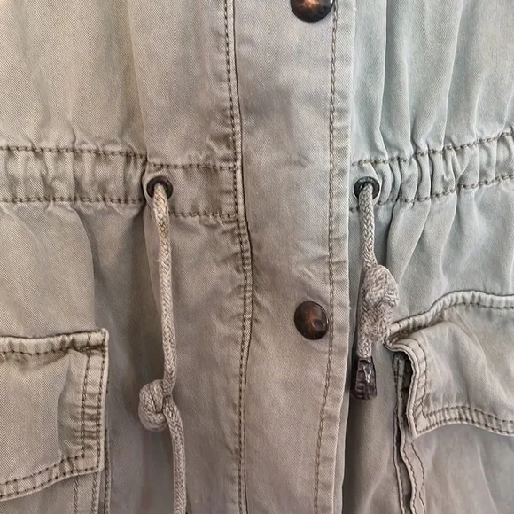 Aritzia Talula Hooded Beige Utility Jacket Size XS - Picture 4 of 14